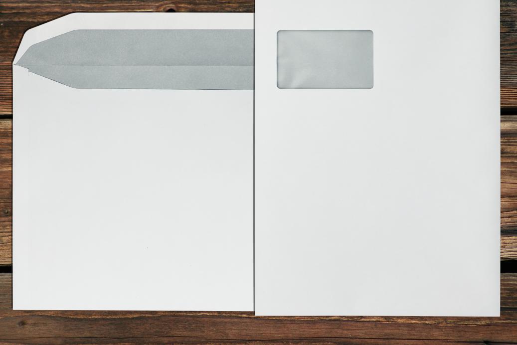 Kuvertierhüllen mit Fenster C4 229x324 mm Nassklebend Weiß 100 g/qm